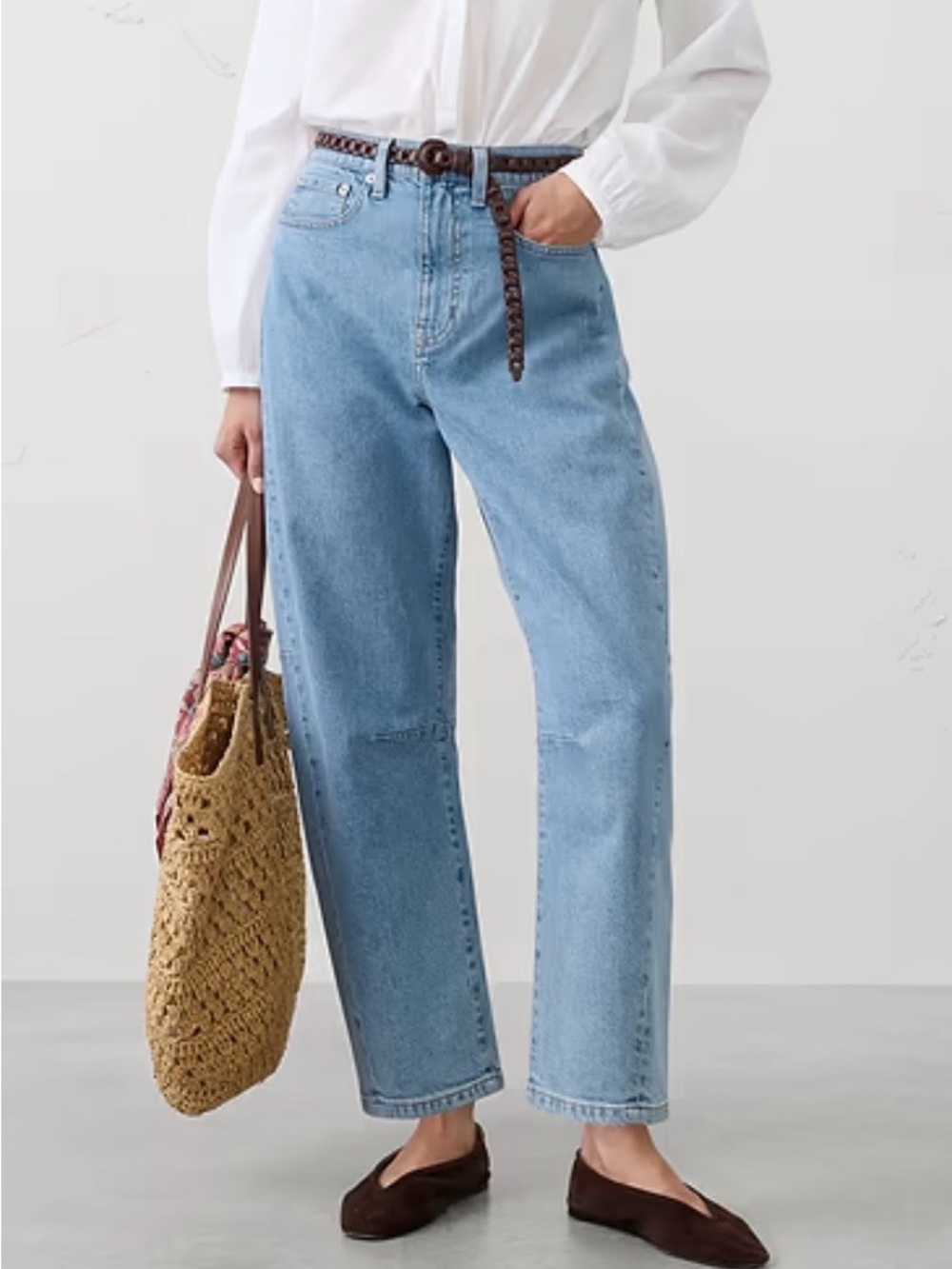 Banana Republic Women’s Mid-Rise Barrel Jeans Size 8/29 Light Wash